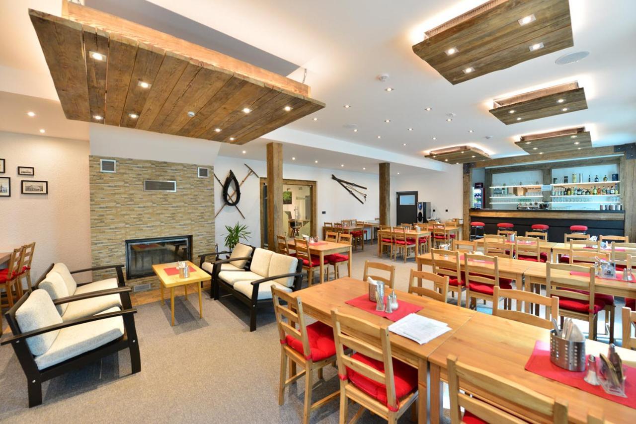 Desná Montanie Resort מראה חיצוני תמונה